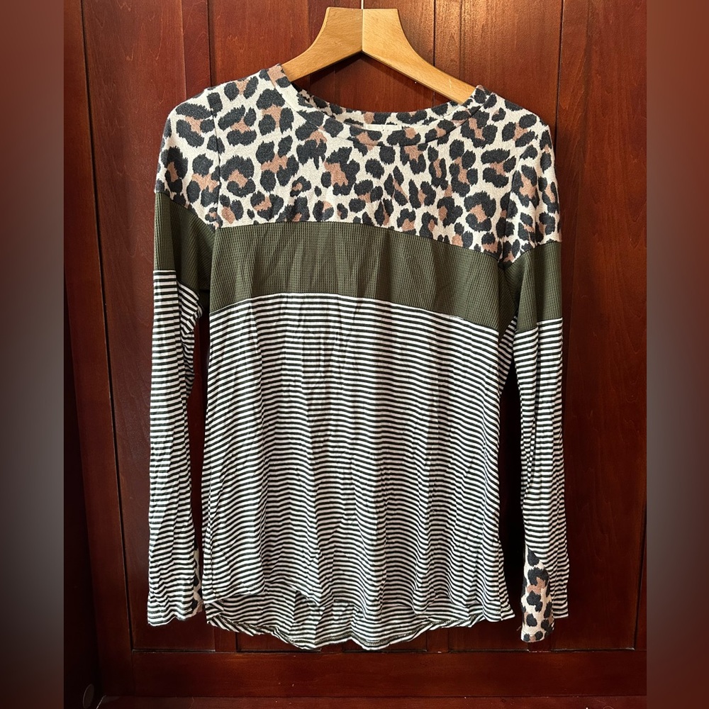 Moonshot clothing size medium top